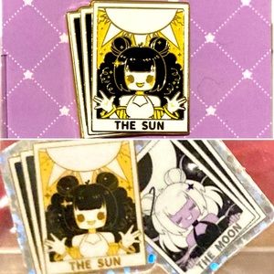 Tasty Peach Pin Club Exclusive Tarot Card Sun Pin & Sticker